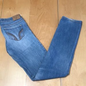 HOLLISTER woman’s blue jeans size 27 x 35 or 5 L straight skinny leg jeans